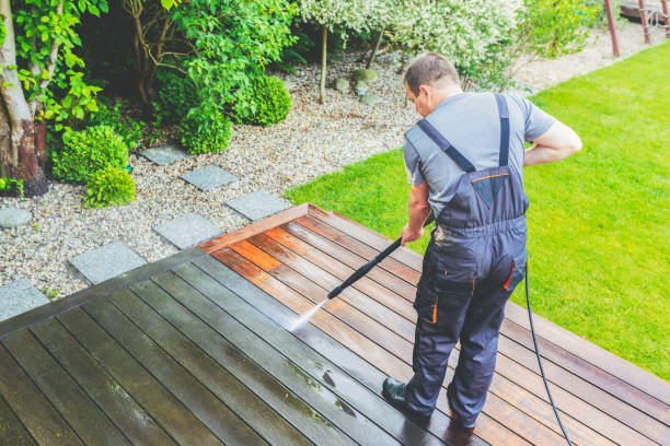 cleaning patio with a power washer - high water pressure cleaner