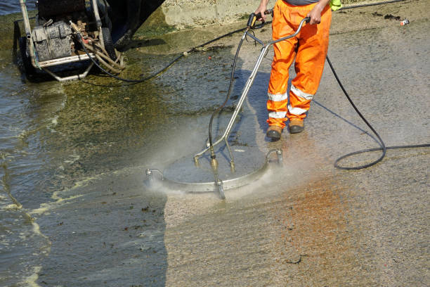 A cleaner perform quarry cleaning services with a cleaning tool.